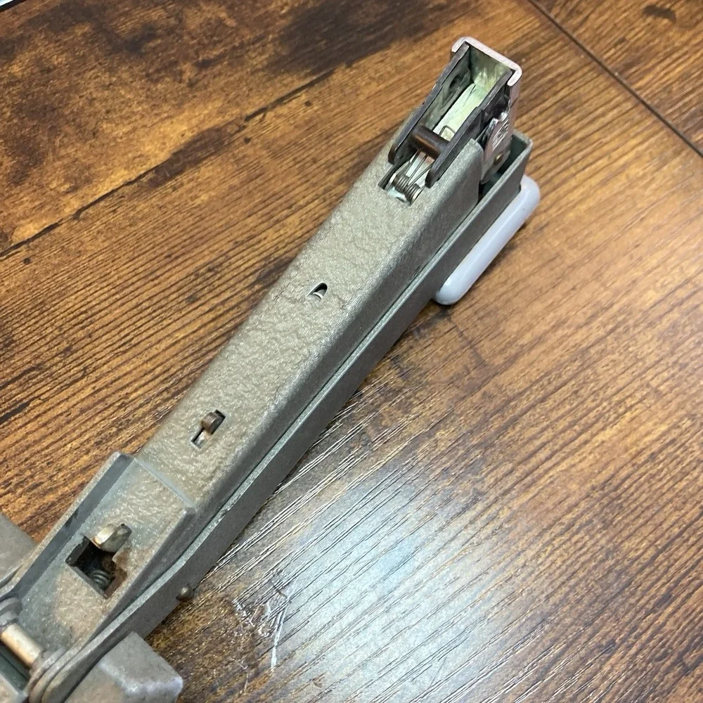 VTG Bostich Stapler Heavy Duty‎ Model B5B Industrial Green Front Load USA WORKS